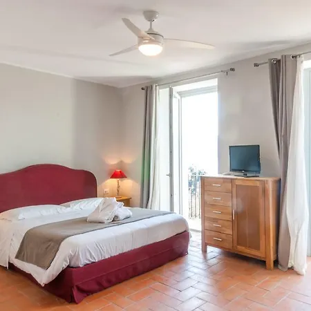 Pozzetto فندق لافينو-مومبيلو